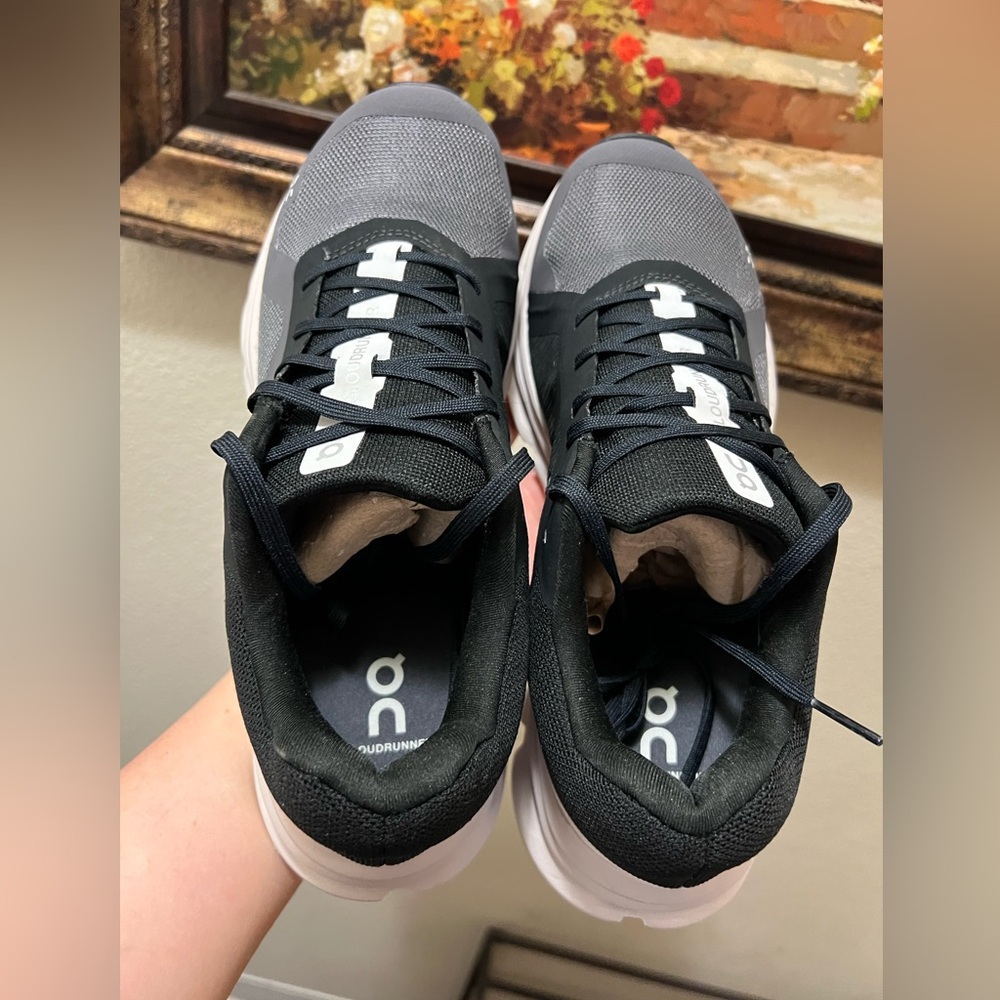 On Running Cloudrunner Eclipse Frost Men shoes - image 7